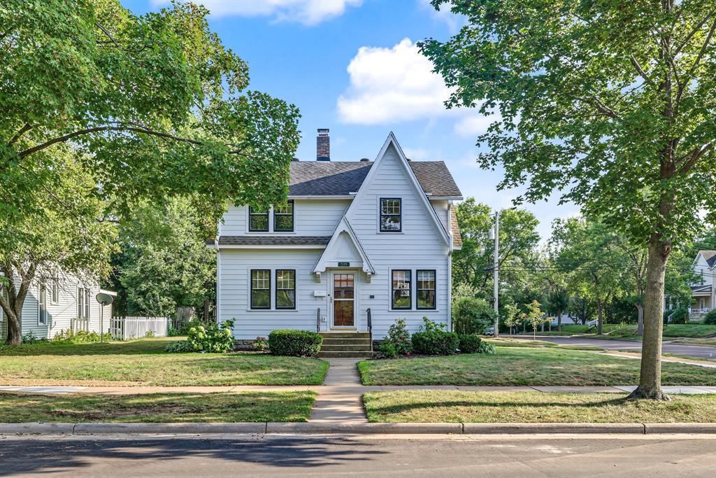 539 W Grand Avenue, Eau Claire, WI 54703