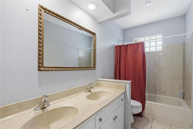 12841 Pembroke Circle, Leawood, KS 66209