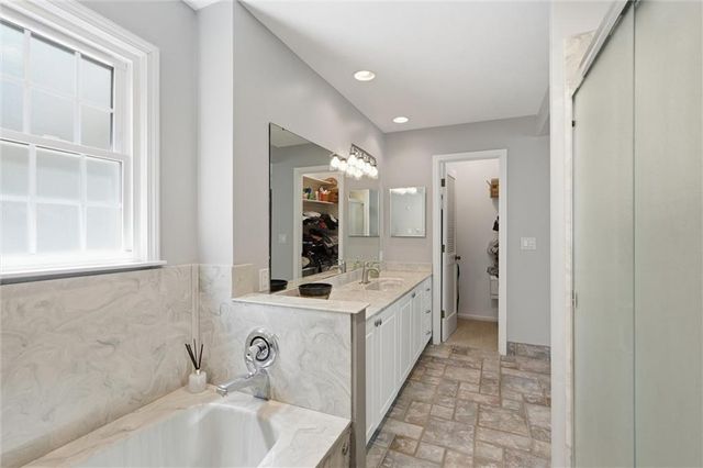 12841 Pembroke Circle, Leawood, KS 66209