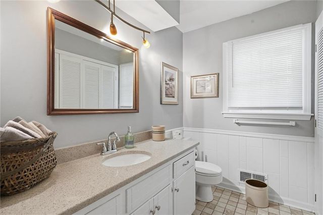 12841 Pembroke Circle, Leawood, KS 66209