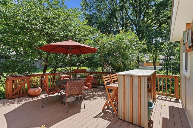12841 Pembroke Circle, Leawood, KS 66209