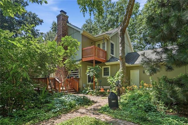 12841 Pembroke Circle, Leawood, KS 66209