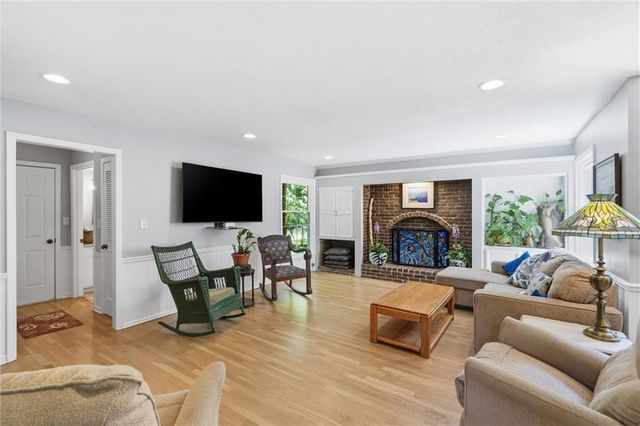 12841 Pembroke Circle, Leawood, KS 66209