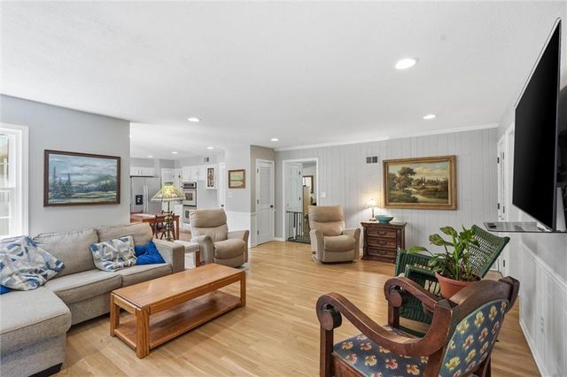 12841 Pembroke Circle, Leawood, KS 66209