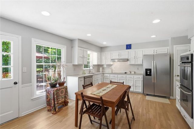 12841 Pembroke Circle, Leawood, KS 66209