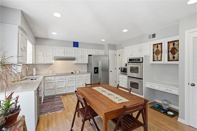 12841 Pembroke Circle, Leawood, KS 66209