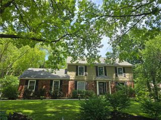 12841 Pembroke Circle, Leawood, KS 66209