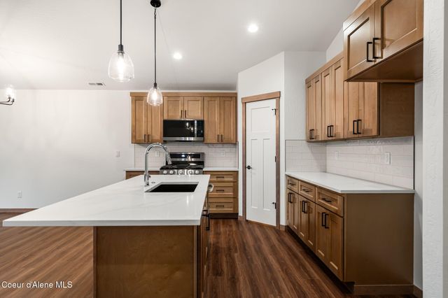 2224 Maverick Ct, Sandpoint, ID 83864