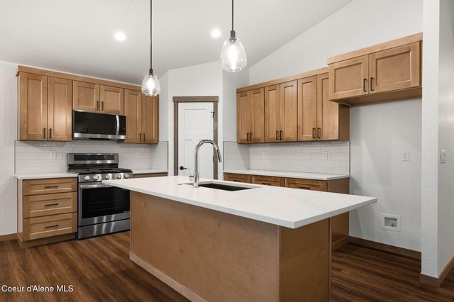 2224 Maverick Ct, Sandpoint, ID 83864