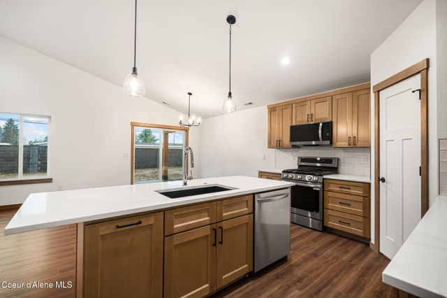 2224 Maverick Ct, Sandpoint, ID 83864