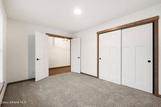 2224 Maverick Ct, Sandpoint, ID 83864