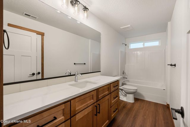 2224 Maverick Ct, Sandpoint, ID 83864