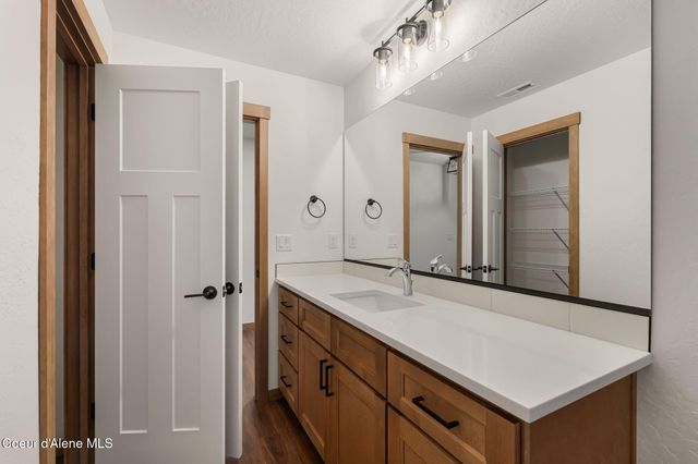 2224 Maverick Ct, Sandpoint, ID 83864