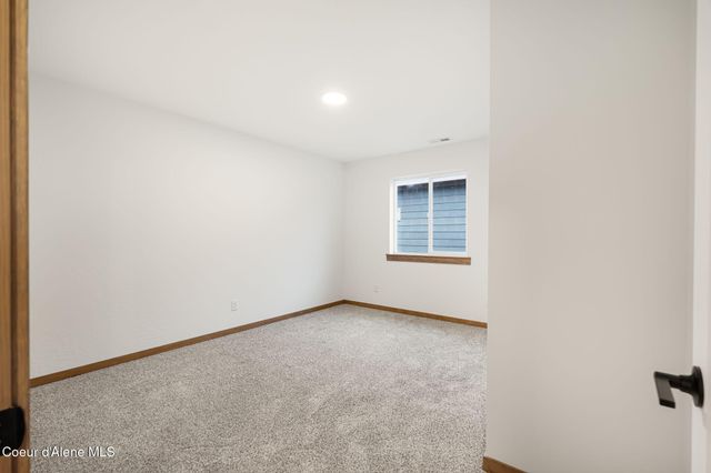 2224 Maverick Ct, Sandpoint, ID 83864