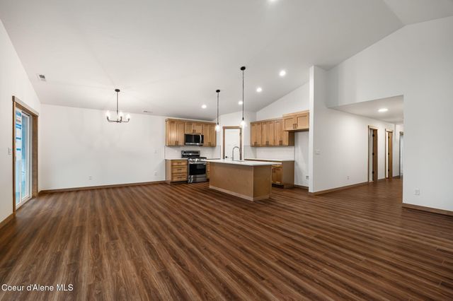 2224 Maverick Ct, Sandpoint, ID 83864