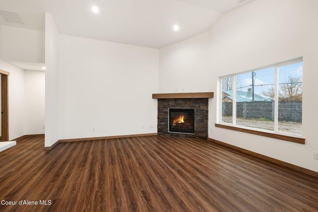 2224 Maverick Ct, Sandpoint, ID 83864