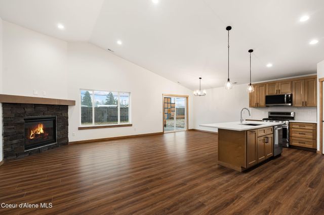 2224 Maverick Ct, Sandpoint, ID 83864