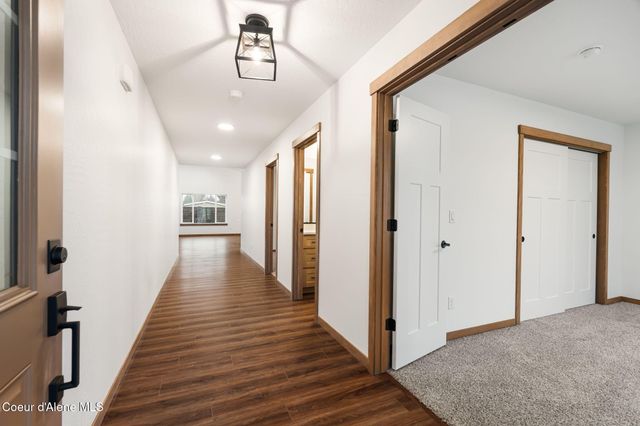 2224 Maverick Ct, Sandpoint, ID 83864