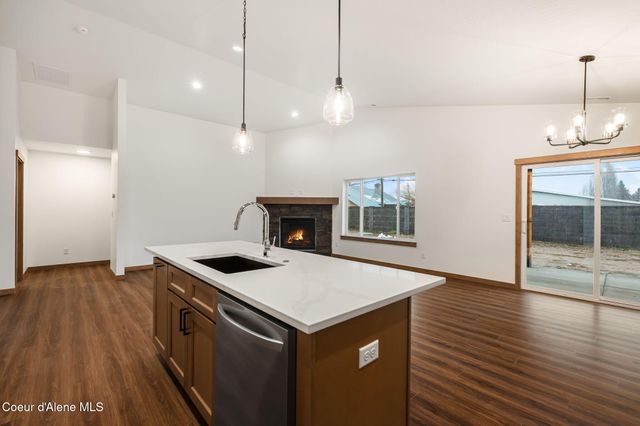 2224 Maverick Ct, Sandpoint, ID 83864