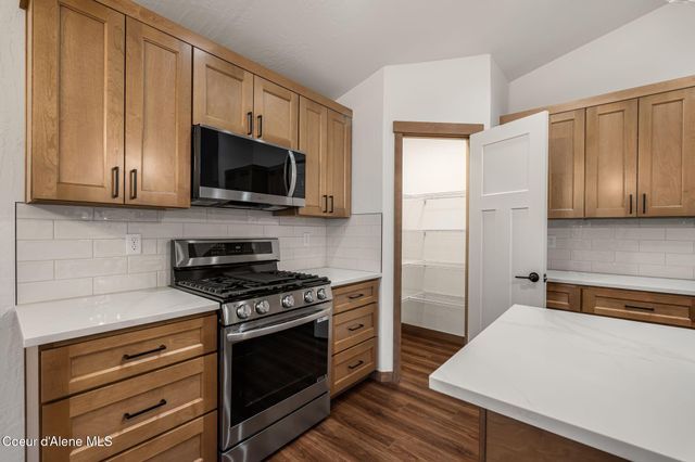 2224 Maverick Ct, Sandpoint, ID 83864