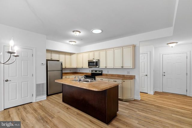 105 HIGH POINTE DR, Hummelstown, PA 17036