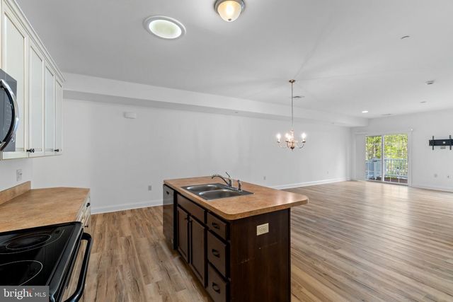 105 HIGH POINTE DR, Hummelstown, PA 17036
