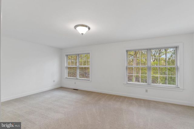 105 HIGH POINTE DR, Hummelstown, PA 17036