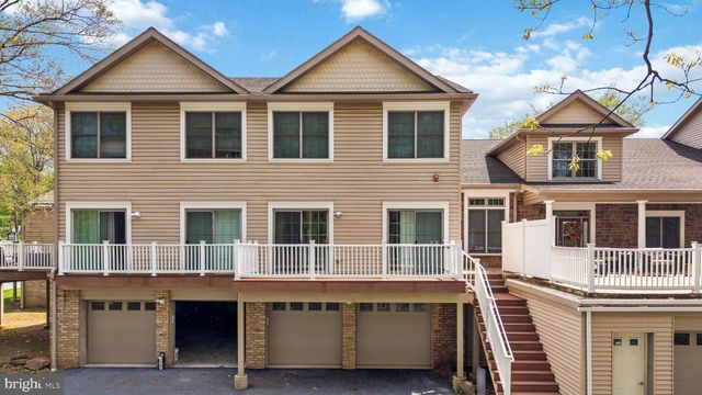 105 HIGH POINTE DR, Hummelstown, PA 17036