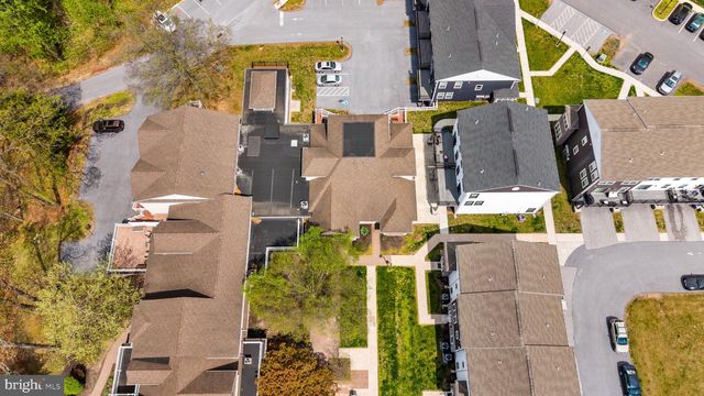 105 HIGH POINTE DR, Hummelstown, PA 17036