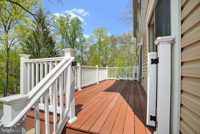 105 HIGH POINTE DR, Hummelstown, PA 17036