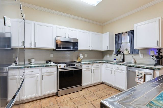 9059 Foxgrove Way, San Antonio, TX 78251