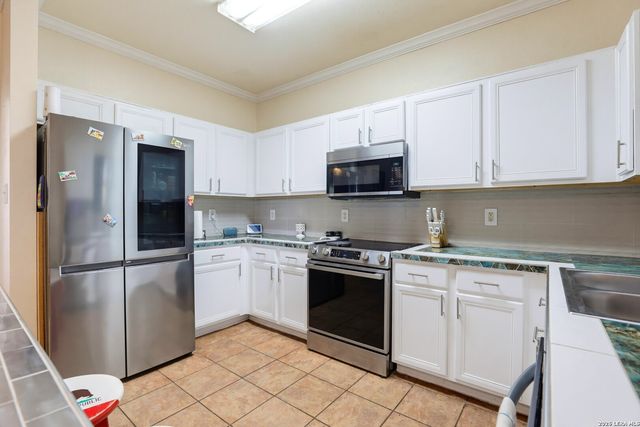 9059 Foxgrove Way, San Antonio, TX 78251