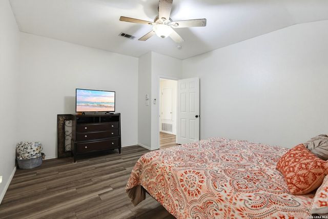 9059 Foxgrove Way, San Antonio, TX 78251