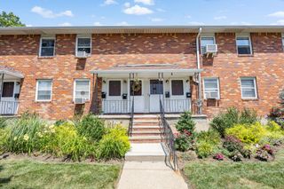1 Childs Avenue 2E, Floral Park, NY 11001