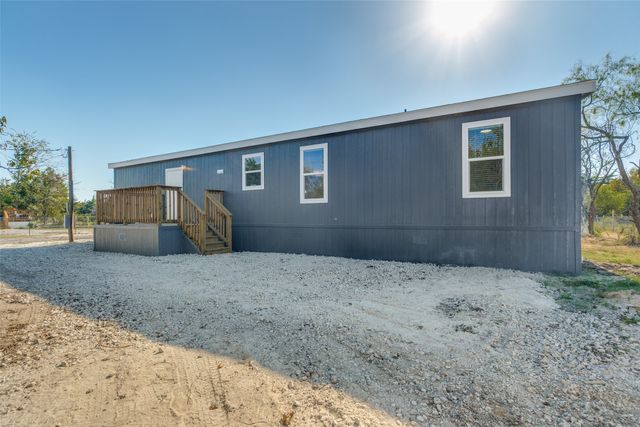 4746 County Road 1040, Chatfield, TX 75155