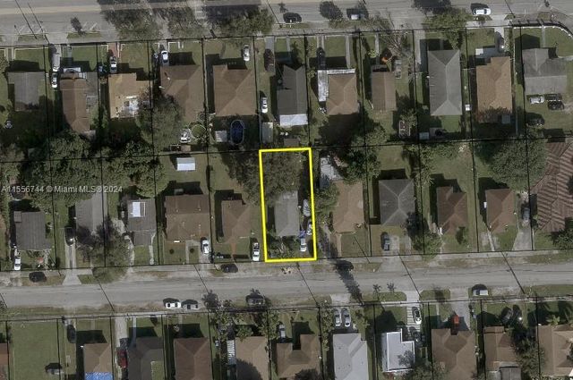 1345 NW 70th St, Miami, FL 33147