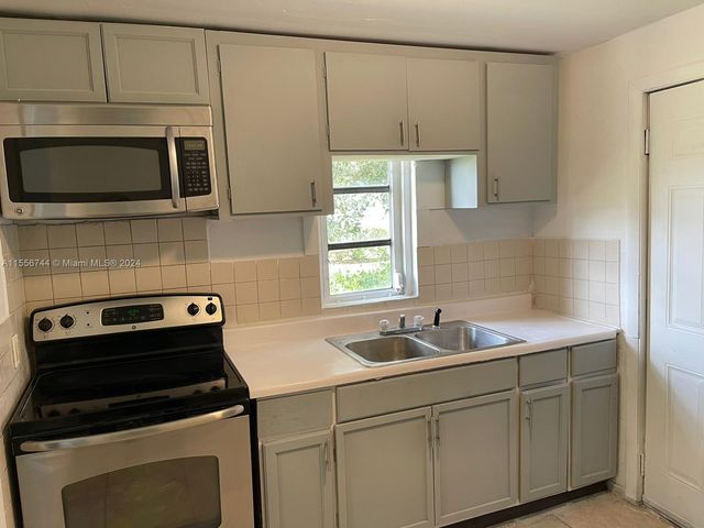 1345 NW 70th St, Miami, FL 33147