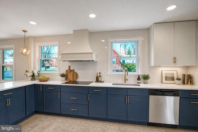2820 FRANKLIN ST, Alexandria, VA 22306
