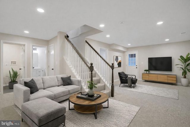 2820 FRANKLIN ST, Alexandria, VA 22306