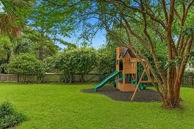 2001 Wadsbury Lane, Charleston, SC 29414