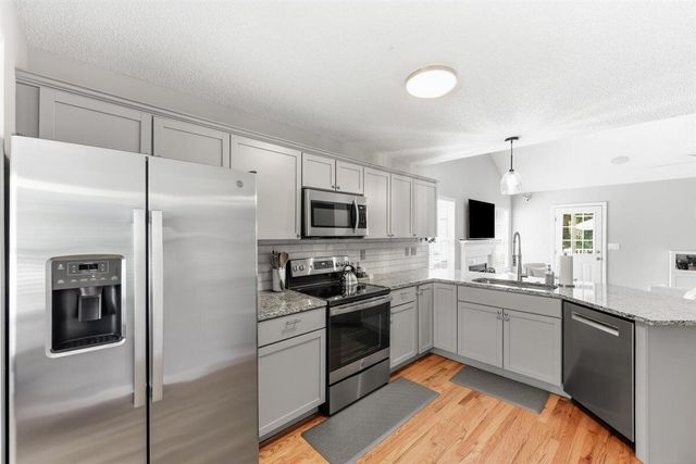 2001 Wadsbury Lane, Charleston, SC 29414