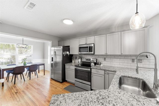 2001 Wadsbury Lane, Charleston, SC 29414