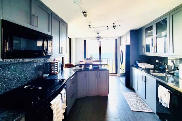 1905 N Ocean Blvd 8E, Fort Lauderdale, FL 33305