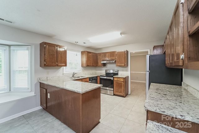 1913 Dembrigh Lane, Charlotte, NC 28262