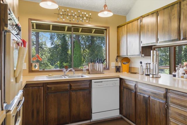 31320 SW Parkway Avenue, Wilsonville, OR 97070