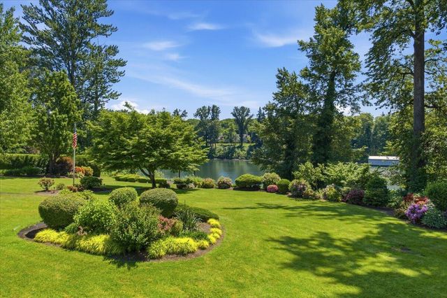 31320 SW Parkway Avenue, Wilsonville, OR 97070