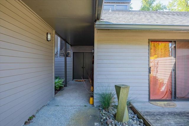 31320 SW Parkway Avenue, Wilsonville, OR 97070