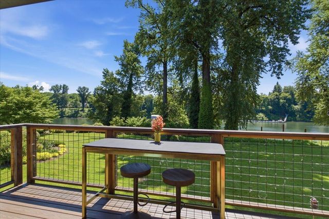 31320 SW Parkway Avenue, Wilsonville, OR 97070