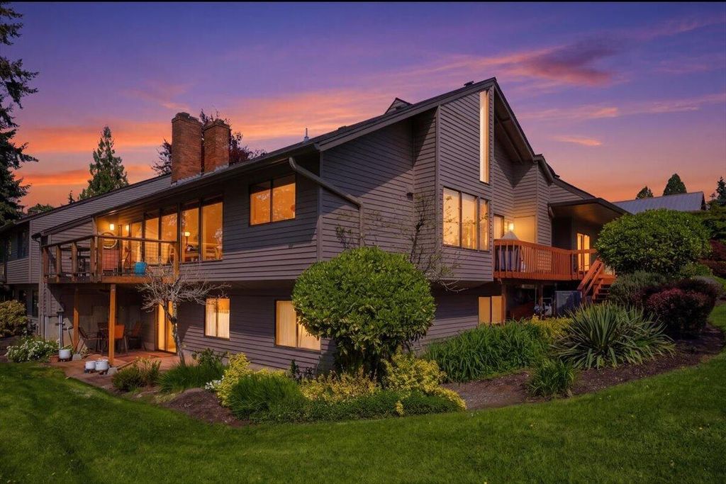 31320 SW Parkway Avenue, Wilsonville, OR 97070
