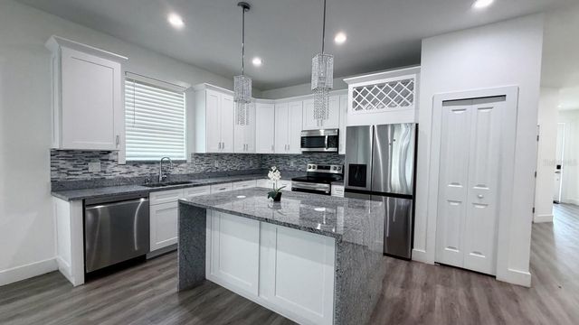 1409 W WOOD STREET, Tampa, FL 33604